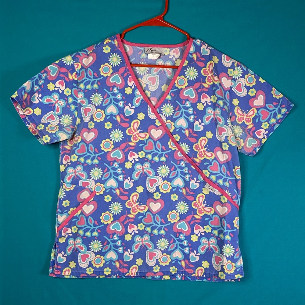 🌸🦋Spring Time Scrub Top🦋🌸